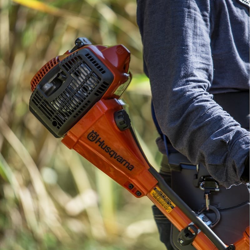 Husqvarna 545FR Freischneider inkl. Gurt und drei Schneidaufsätzen