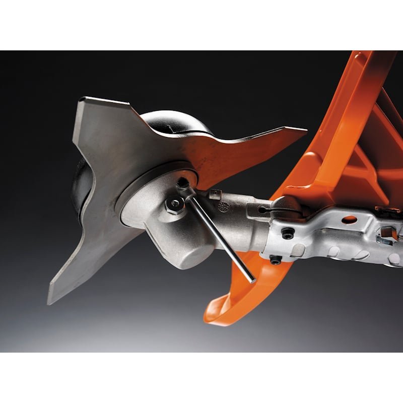 Husqvarna 545FR Freischneider inkl. Gurt und drei Schneidaufsätzen