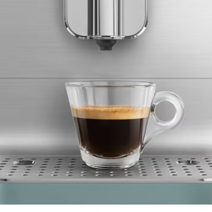 Kaffeevollautomat Smeg BCC13EGMEU mit Milchfunktion grün
